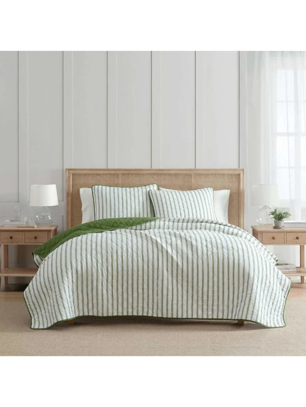 Lightweight King Quilt Set - 3-Piece Bedding Set for Cozy Home Decor